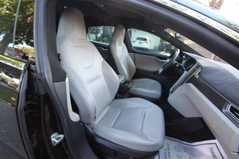 2016 Tesla Model S P90D