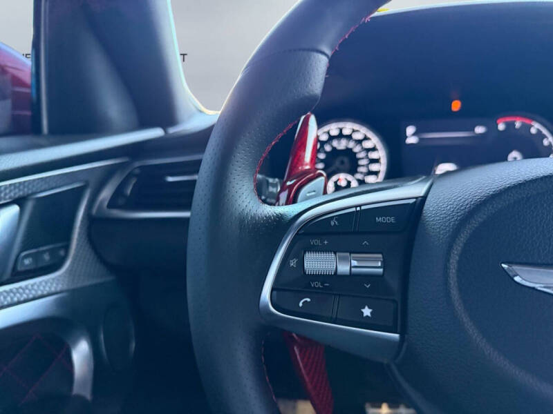2023 Genesis G70