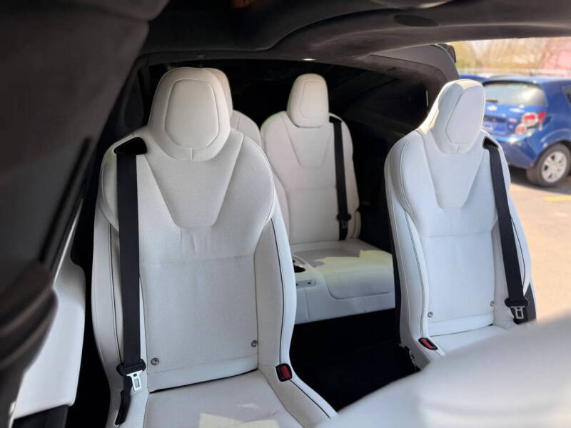 2022 Tesla Model X Plaid