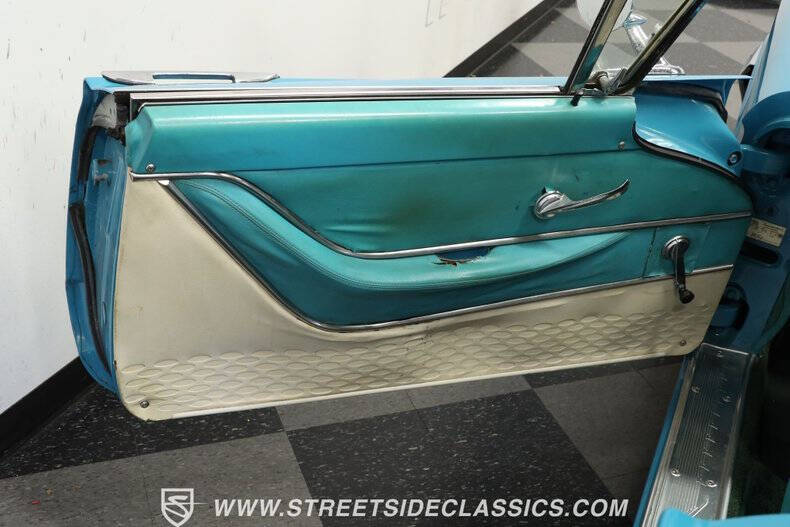 1958 Ford Thunderbird