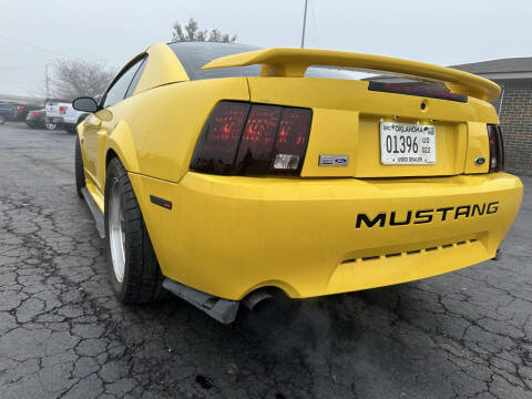2004 Ford Mustang GT Deluxe