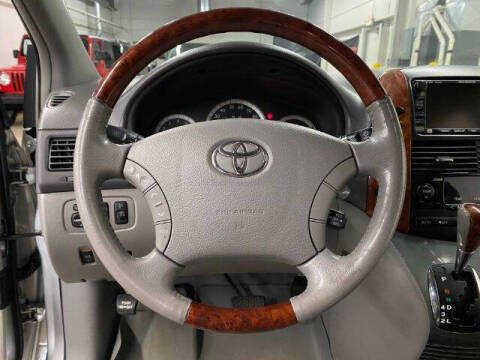 2004 Toyota Sienna XLE Limited 7 Passenger