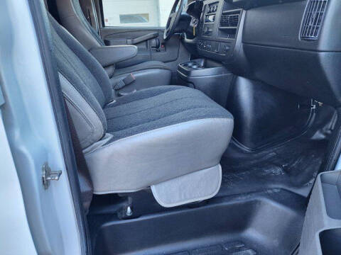 2023 GMC Savana 2500