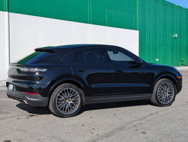 2023 Porsche Cayenne Coupe Platinum Edition