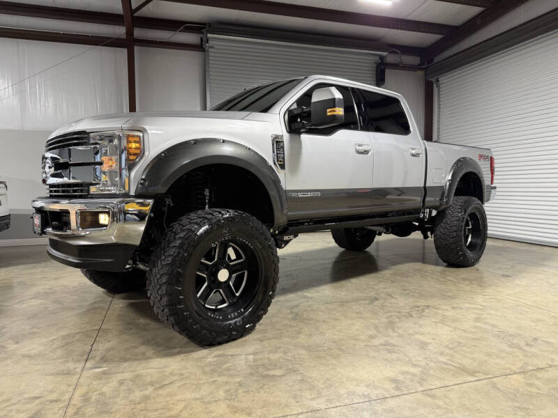 2019 Ford F-250 Super Duty Lariat's photo