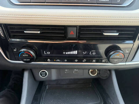 2022 Nissan Rogue SV