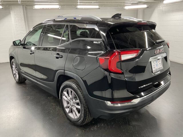 2024 GMC Terrain SLT