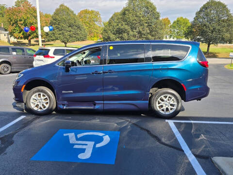 2023 Chrysler Pacifica Touring L