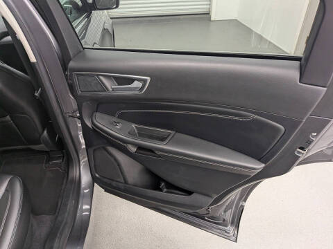 2021 Ford Edge Titanium