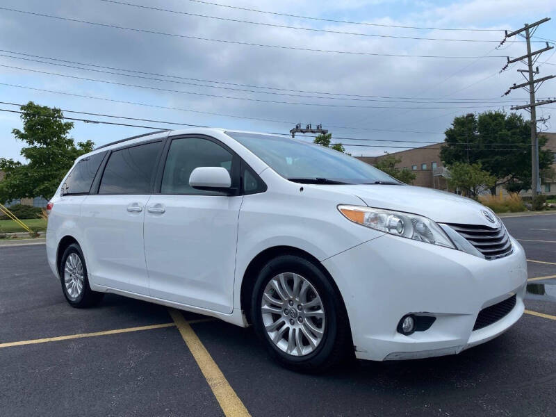 2013 Toyota Sienna XLE 8-Passenger