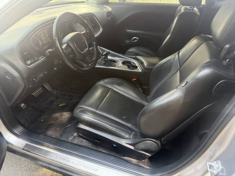 2016 Dodge Challenger SXT Plus