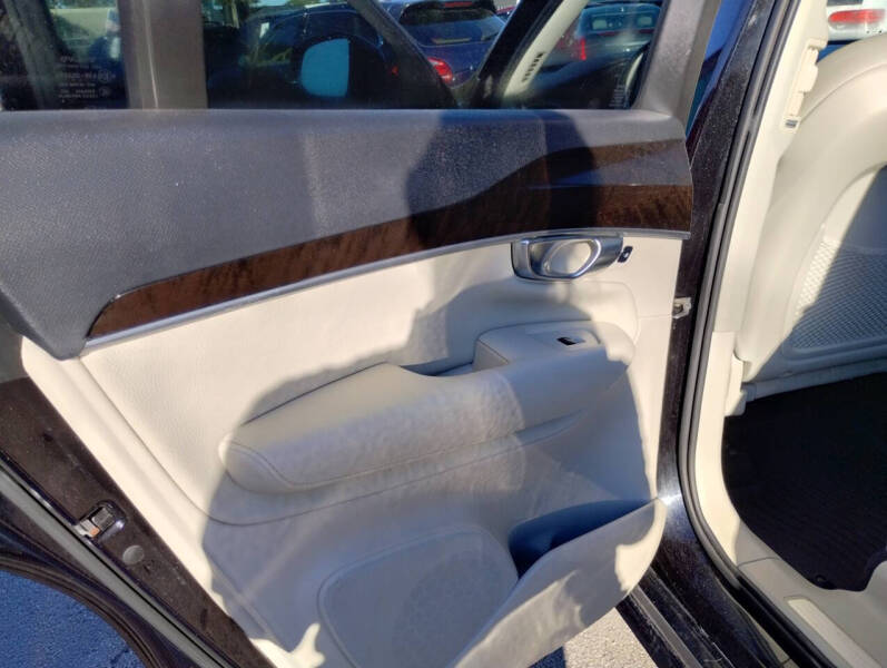 2019 Volvo XC90 T5 Momentum