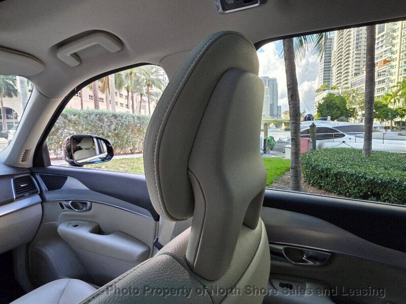 2018 Volvo XC90 T6 Momentum