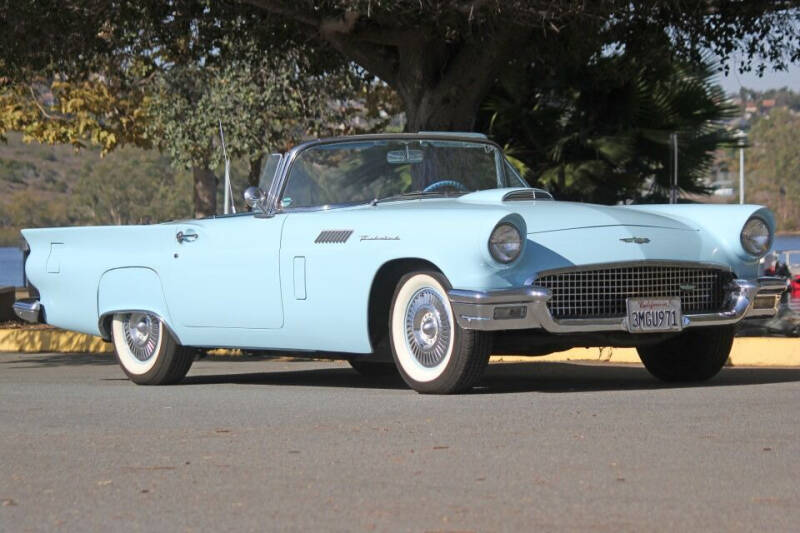 1957 Ford Thunderbird