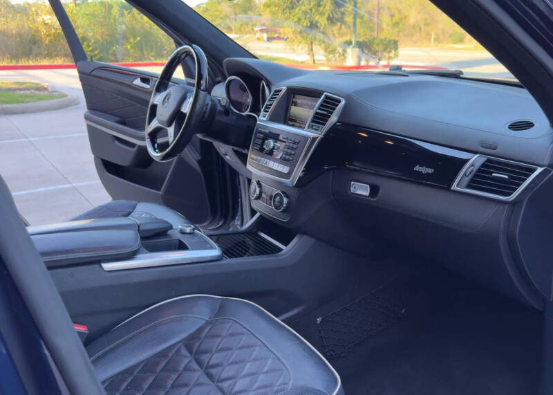 2015 Mercedes-Benz GL-Class GL 550 4MATIC