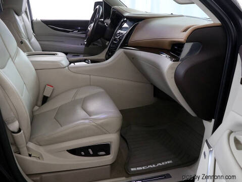 2017 Cadillac Escalade ESV Luxury