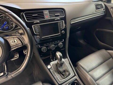 2017 Volkswagen Golf R 4Motion