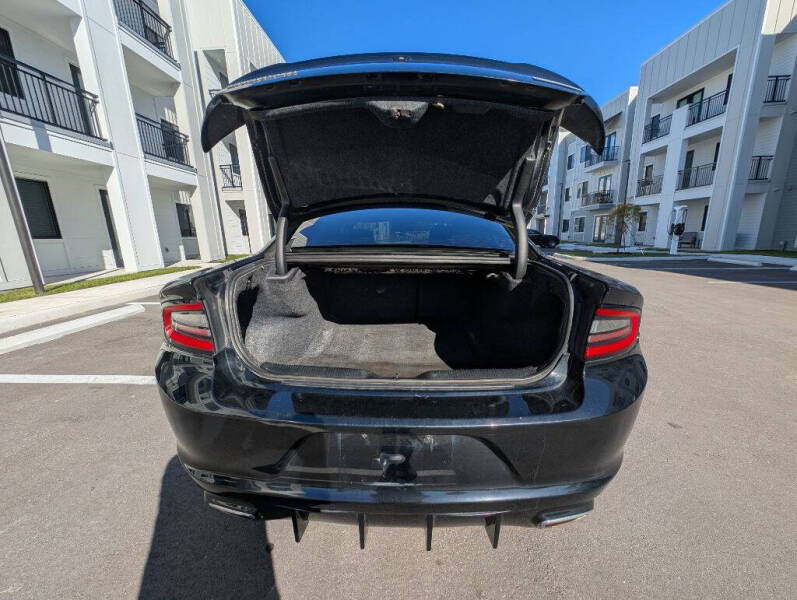 2017 Dodge Charger SXT