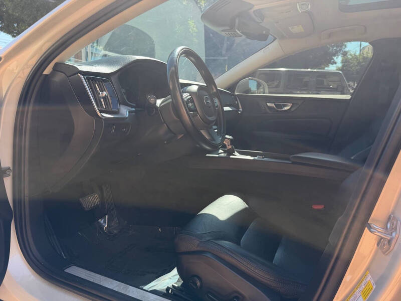 2020 Volvo V60 Cross Country T5