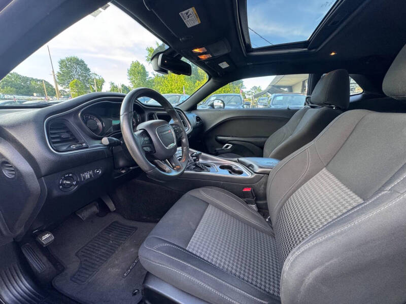 2017 Dodge Challenger SXT