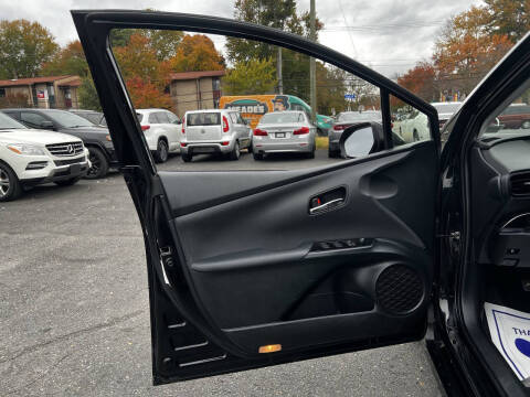 2022 Toyota Prius LE