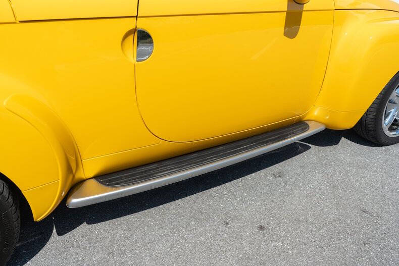 2004 Chevrolet SSR LS