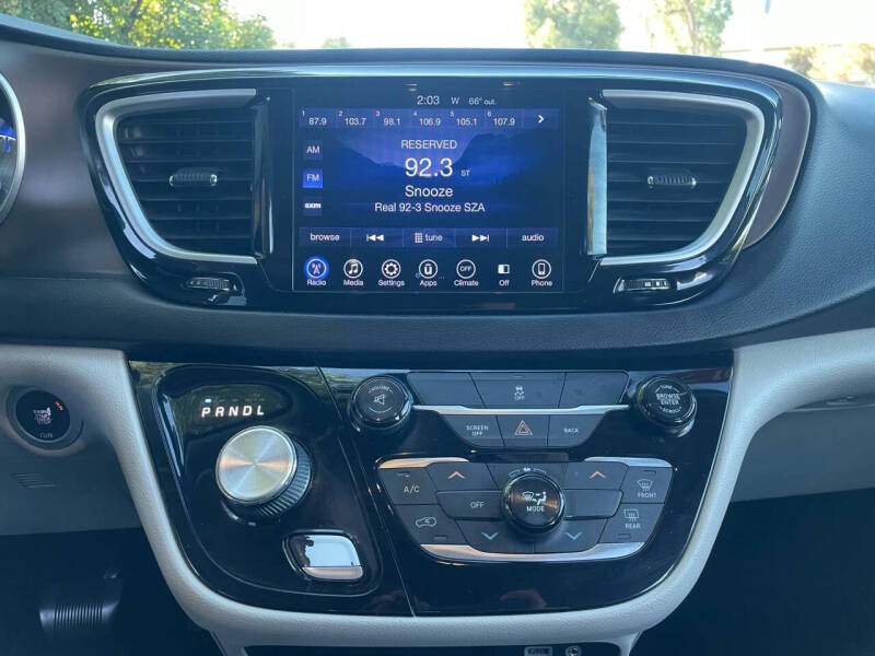 2017 Chrysler Pacifica Touring