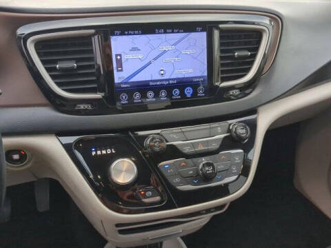 2017 Chrysler Pacifica Touring-L