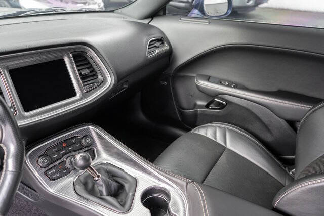 2019 Dodge Challenger 32