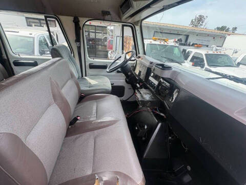2001 International 4800