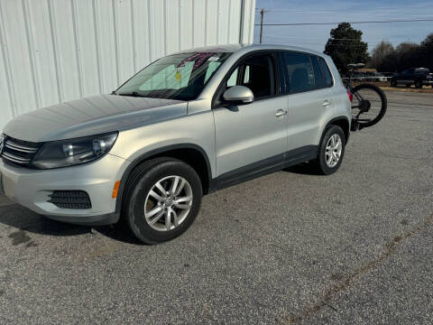 2013 Volkswagen Tiguan for sale at UpCountry Motors in Taylors SC