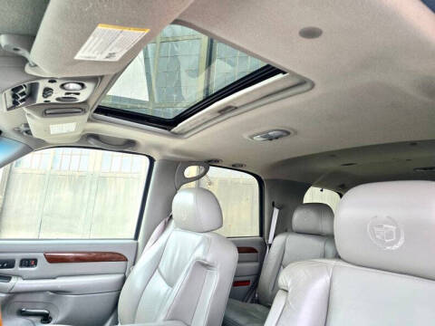 2004 Cadillac Escalade