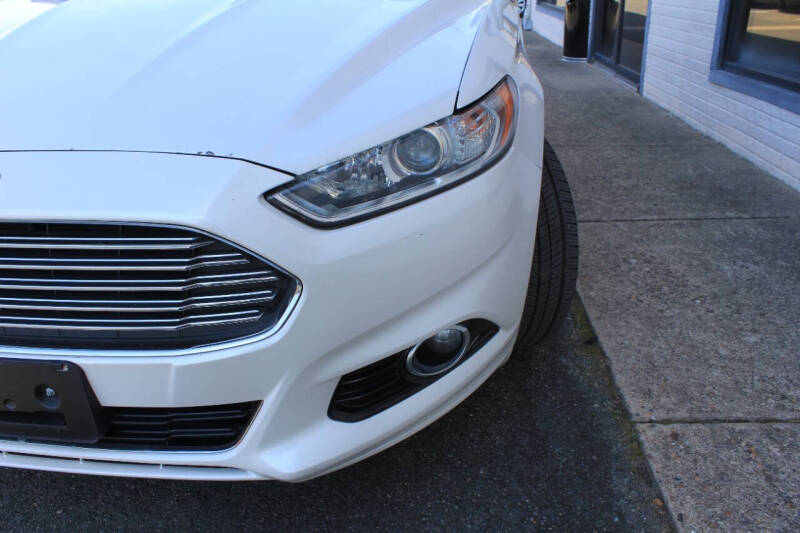 2016 Ford Fusion Titanium photo 3