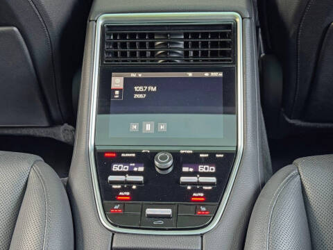 2018 Porsche Panamera 4