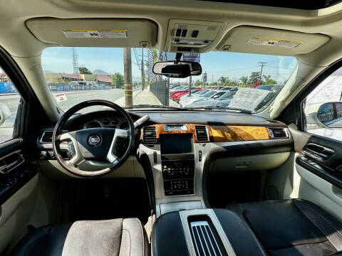 2012 Cadillac Escalade Platinum Edition