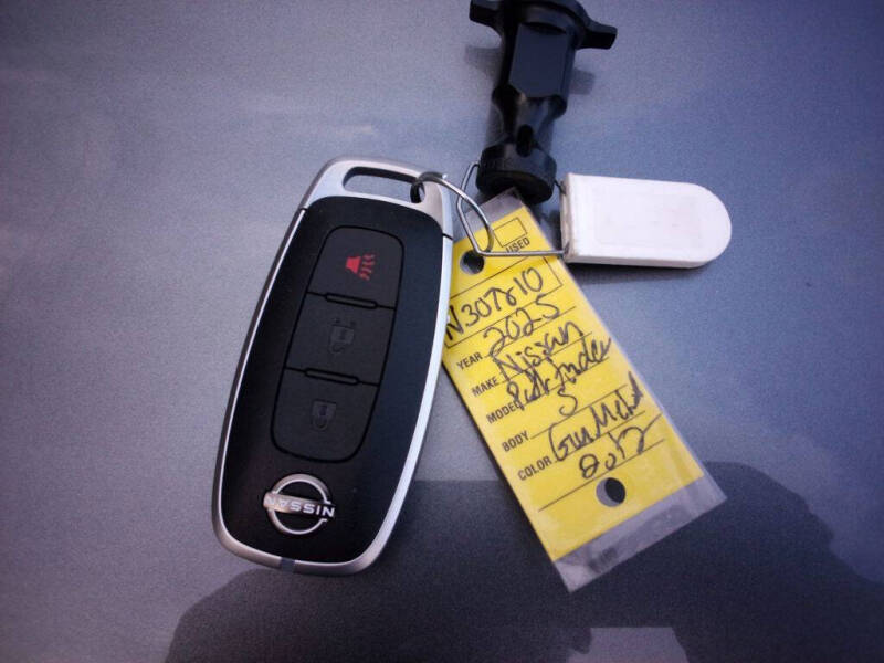 2025 Nissan Pathfinder S