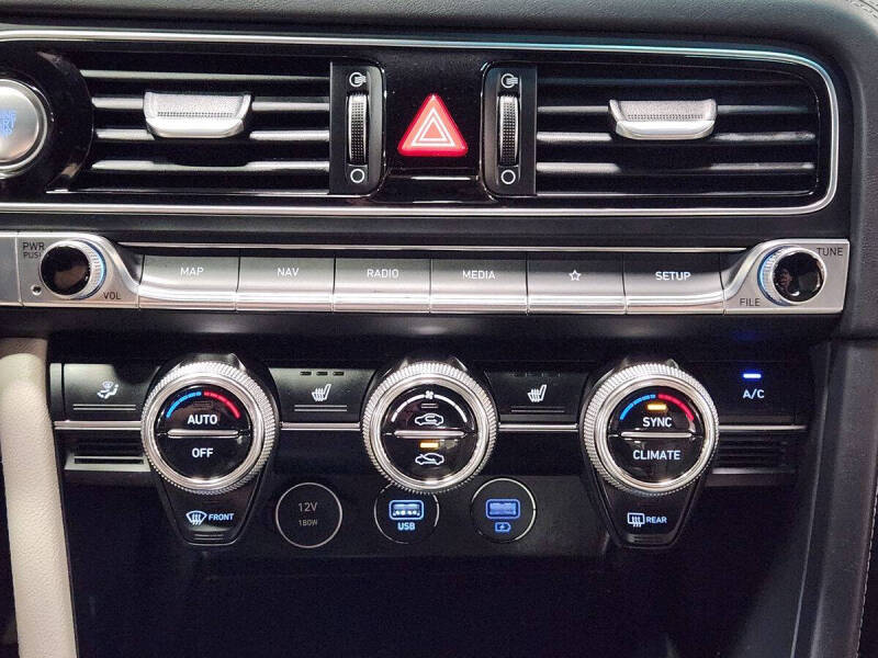 2023 Genesis G70