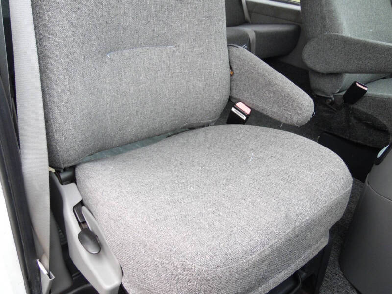 2004 Ford E-Series E-250