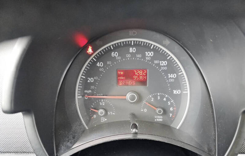 2010 Volkswagen New Beetle