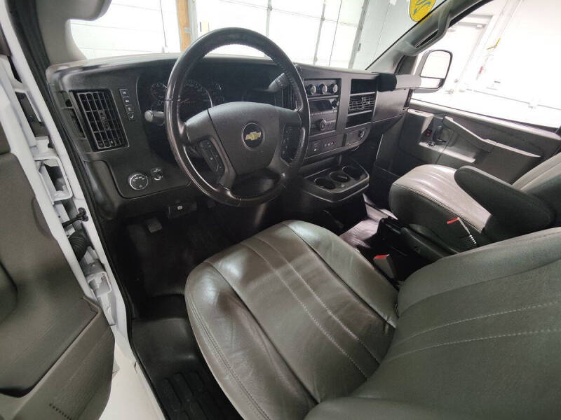 2023 Chevrolet Express 2500