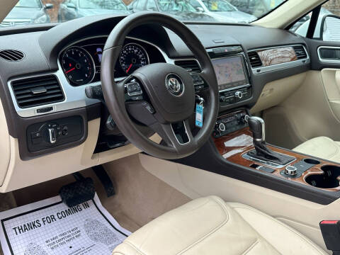 2013 Volkswagen Touareg VR6 Sport