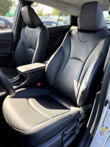 2016 Toyota Prius Three