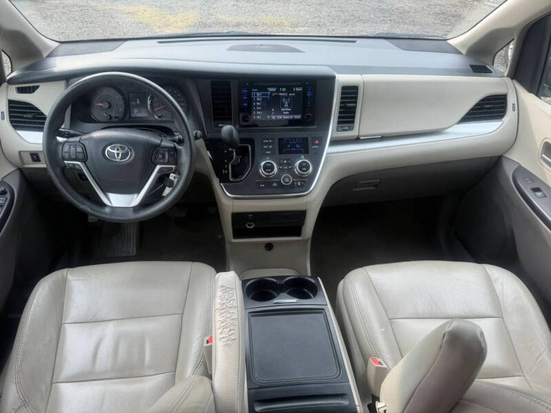 2017 Toyota Sienna