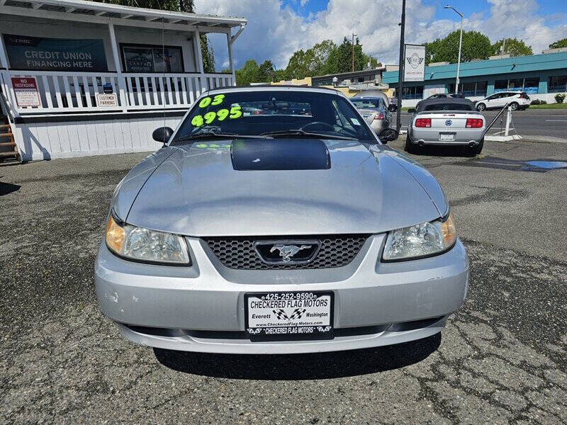 2003 Ford Mustang Deluxe