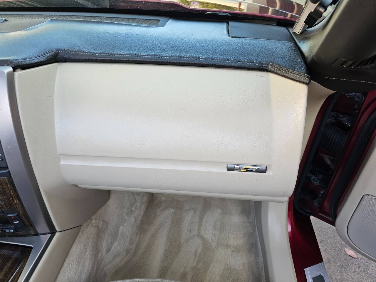 2006 Cadillac XLR-V 46