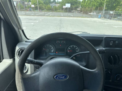 2012 Ford E-Series E-350 SD