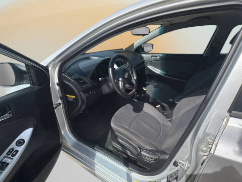 2013 Hyundai Accent SE