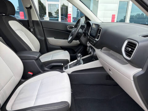 2025 Hyundai Venue SEL