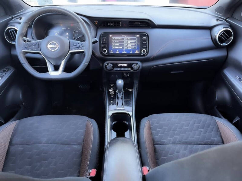 2024 Nissan Kicks SR