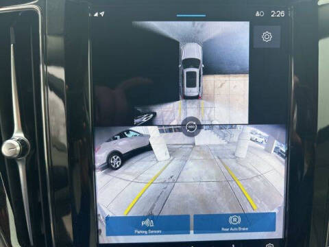 2024 Volvo XC60 B5 Plus Dark Theme